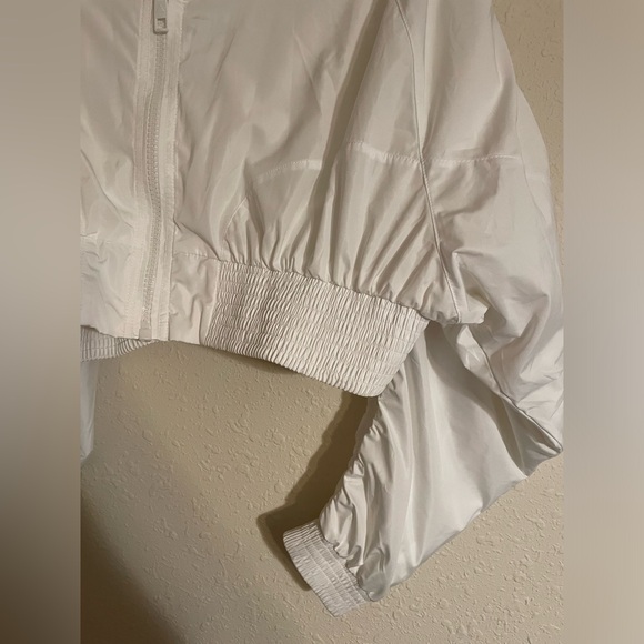 Vitality Cropped Ethos Zip Up Jacket - Picture 3 of 5